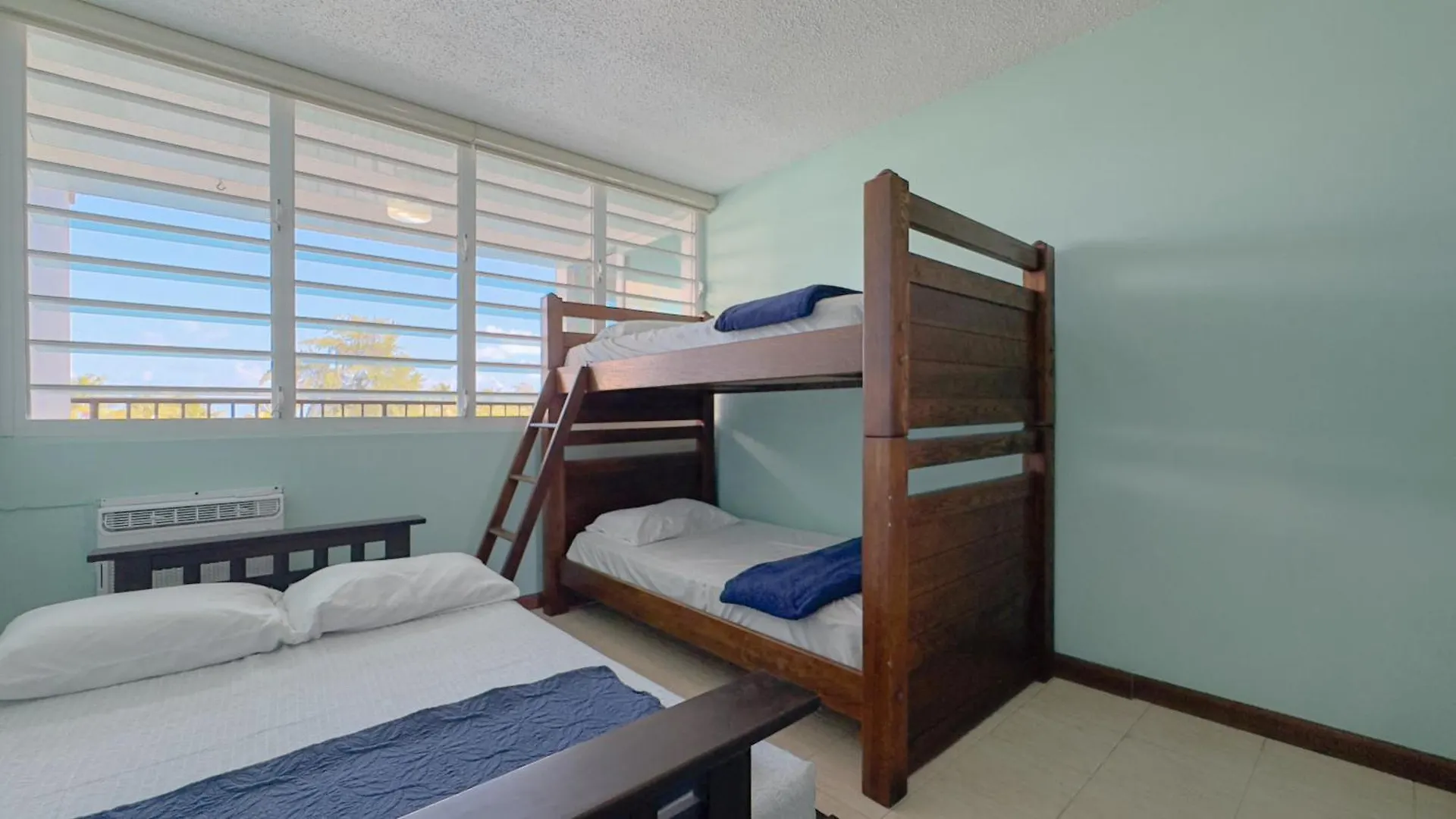 Moana'S Beach Apartment In Luquillo Pr Beach View